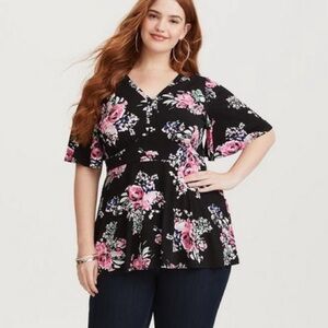 Torrid Studio Knit V-Neck Flutter Sleeve Peplum Top floral women’s size 2x / 2